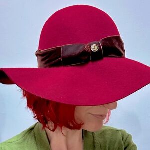 Goorin Bros Burgundy Vintage-Style hat (M)